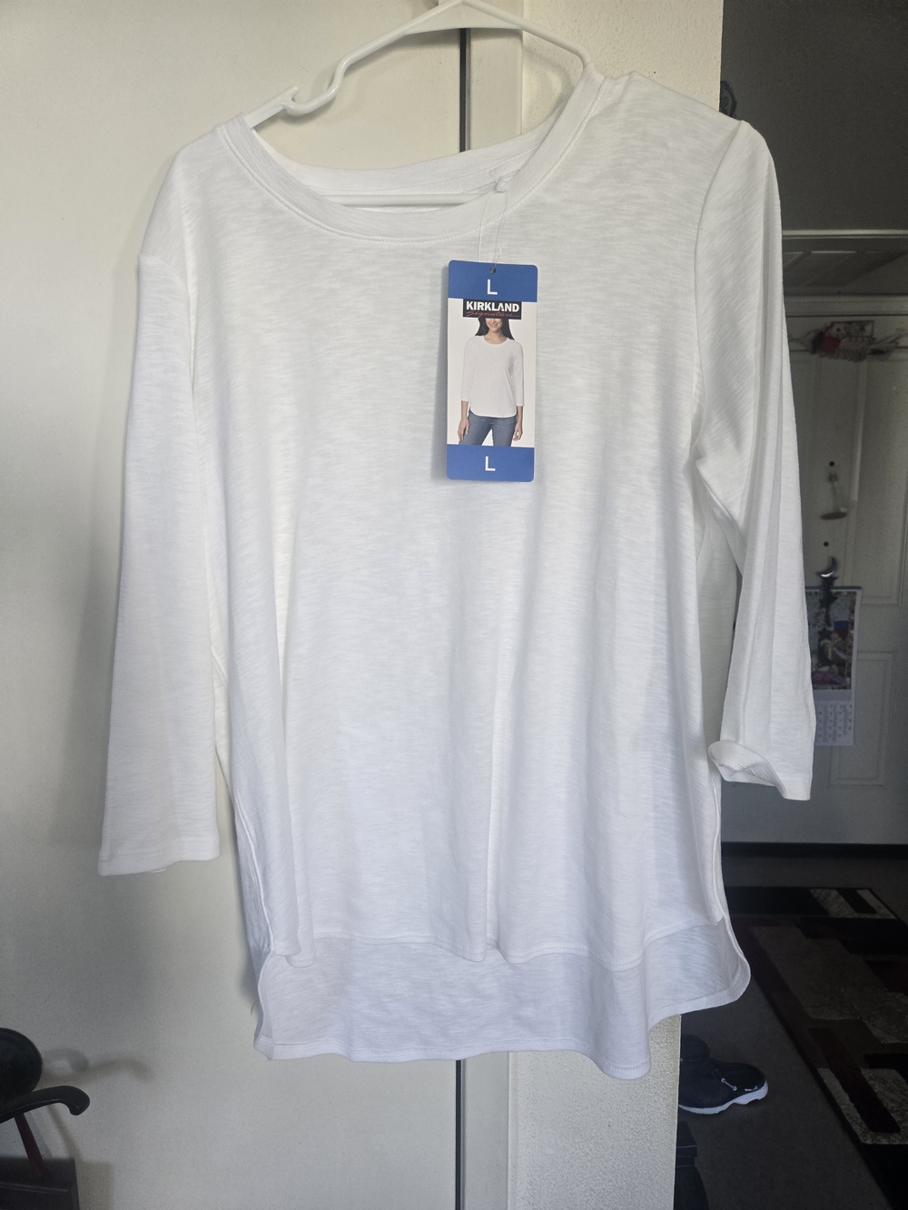 WOMEN's COSTCO Classic White Long Sleeve Shirt